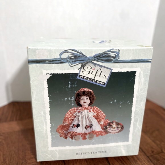 Vintage House Of Lloyd Betsy’s Tea Time Doll - Picture 1 of 16